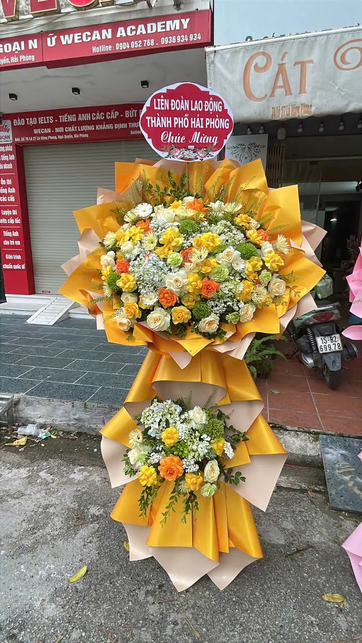 Lẵng hoa khai trương tông vàng nhạt